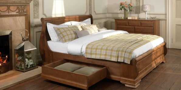 classic bedroom furniture