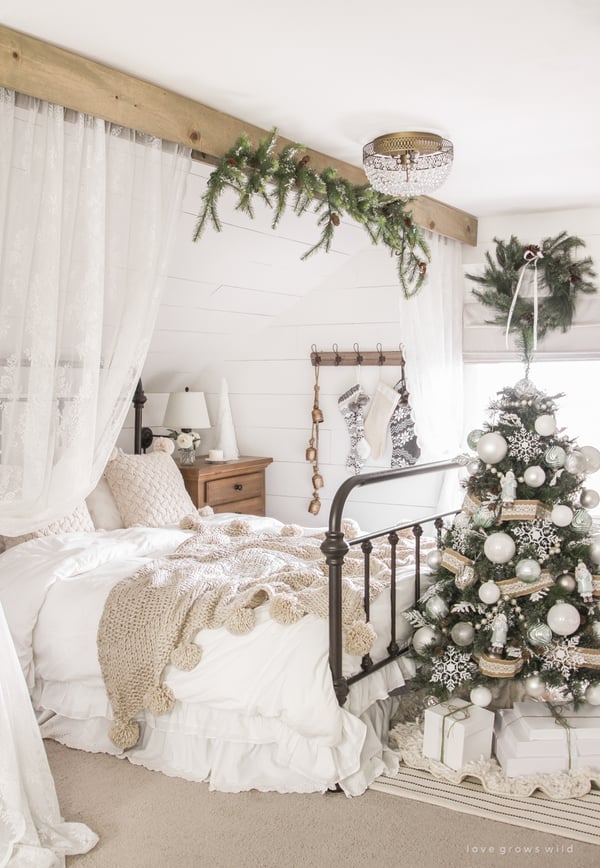 white christmas bedroom with tree - christmas bedroom inspiration