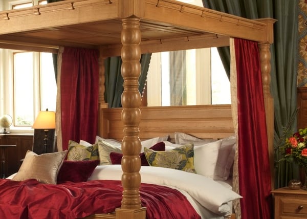 four poster festive drapes