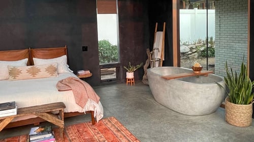 bathtub in bedrooms