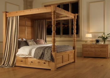 Balmoral-Four-Poster-Bed-in-Solid-Oak
