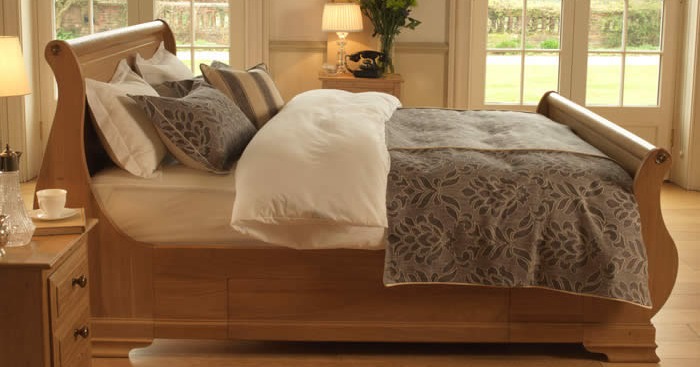 Camargue Sleigh Bed