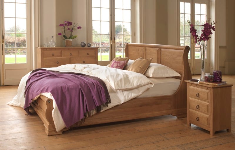 Mature Oak Sleigh Bed