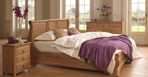 Monaco-Sleigh-Bed-in-Solid-Oak-1-1