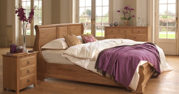 Monaco-Sleigh-Bed-in-Solid-Oak-1