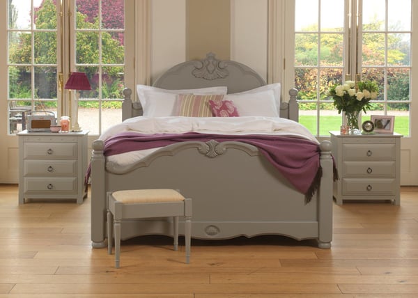 Orleans-Painted-Solid-Wooden-Bed