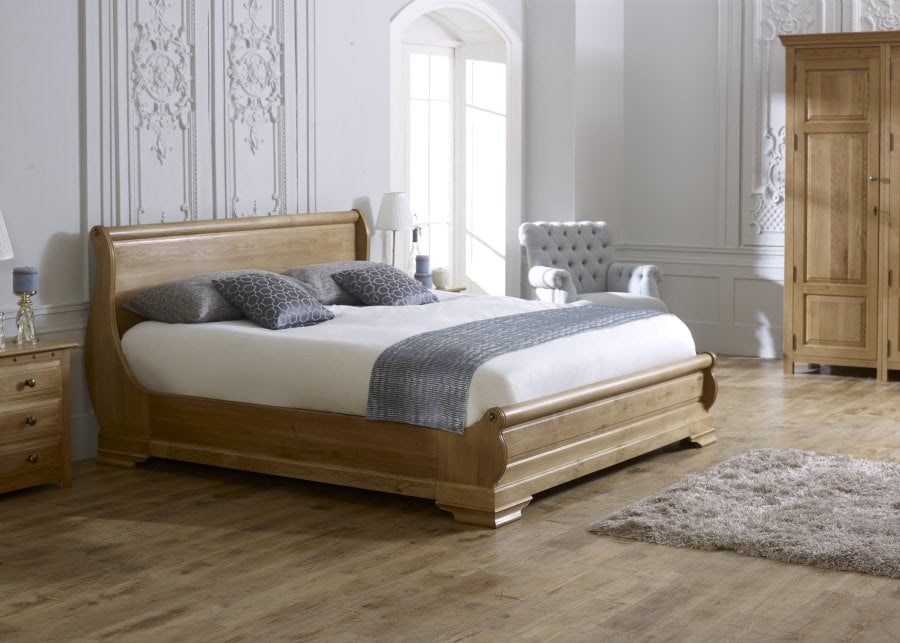 sleigh bed