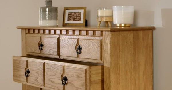 2-over-5-Chest-in-Solid-Oak-Close-Up