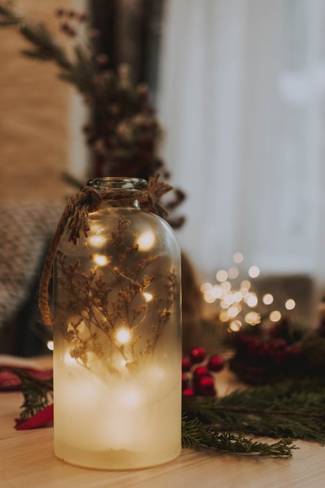 gestive dried plants in lantern - christmas bedroom inspiration